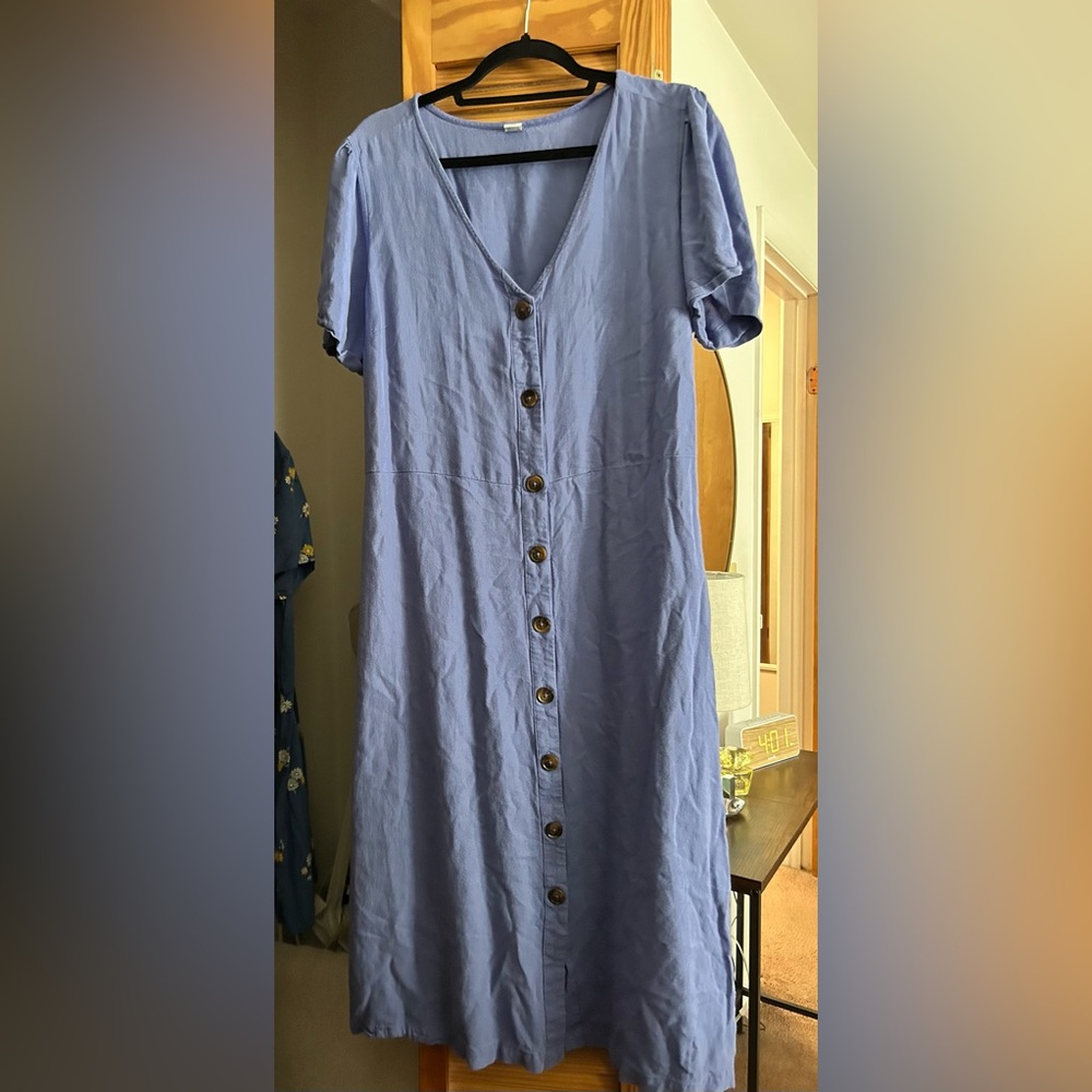 mid length periwinkle linen dress with buttons down the front. worn once sizw XL